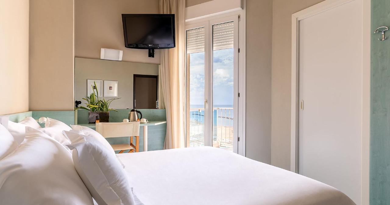 Victoria Palace Hotel Cattolica Eksteriør bilde