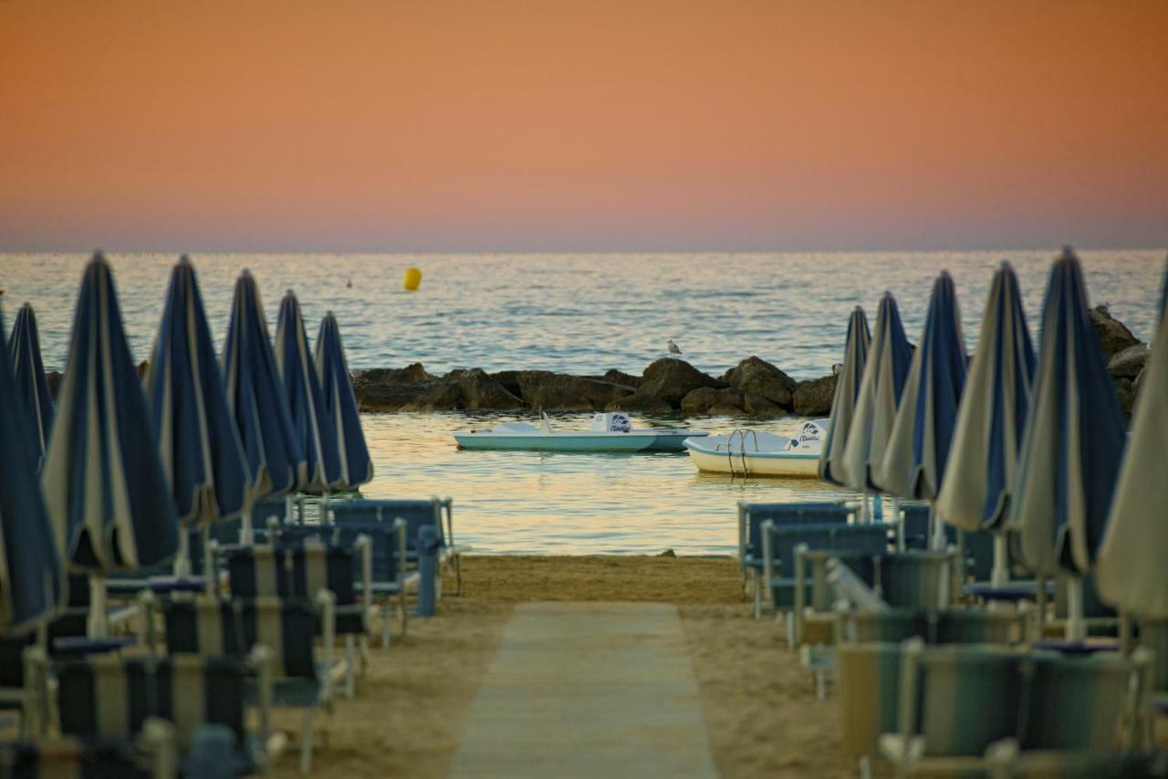 Victoria Palace Hotel Cattolica Eksteriør bilde